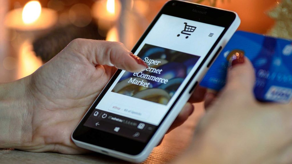 Can-a-Smartphone-Allow-You-To-Get-Card-Payments-on-nextreading-online