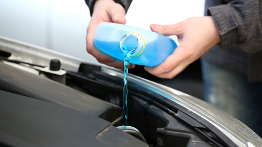 Importance-of-Washer-Fluids-for-Your-Car-on-nextreading-online