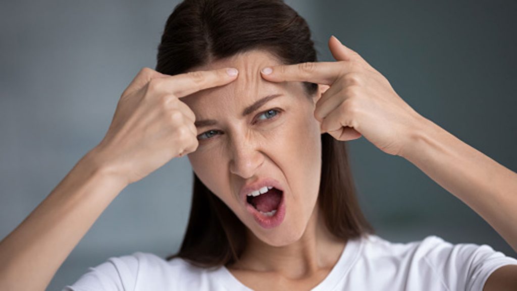 Natural-Remedies-for-Blackhead-Removal-that-Dermatologists-Approved-on-nextreading-online