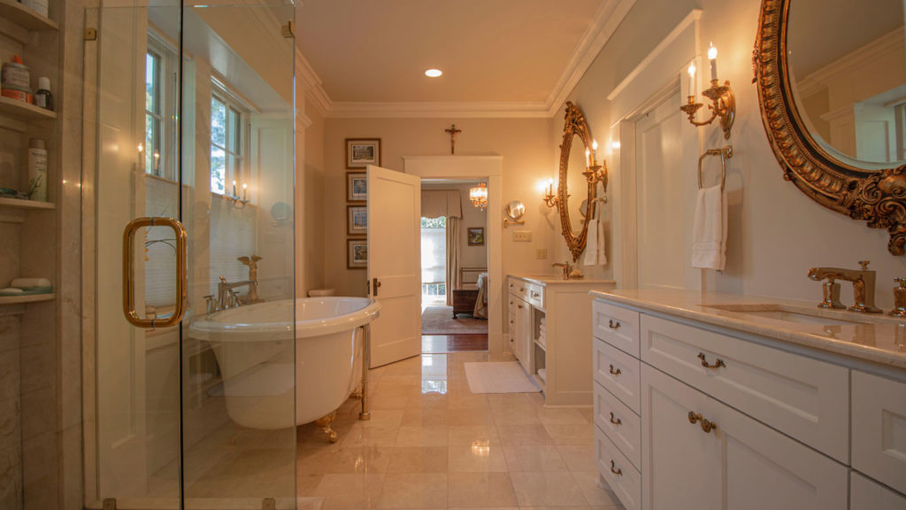 Get-Some-Great-Spring-Bathroom-Decorating-Tips-on-nextreading