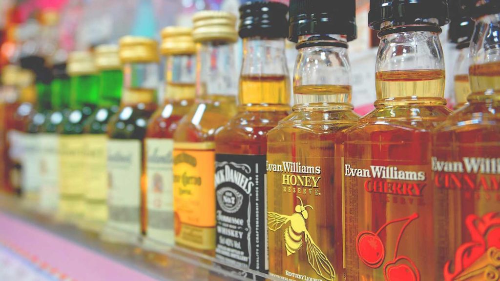 Few-Tips-to-Find-the-Perfect-Engraved-Liquor-Bottle-for-Your-Next-Event-on-nextreading
